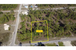 920 Louis Ave, LEHIGH ACRES