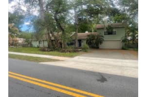 684 Stratford Dr, DELAND