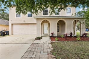 274 Jocelyn Dr, DAVENPORT