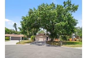 8211 Country Oaks Ct, SARASOTA