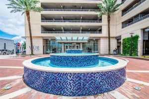 150 E Robinson St #23b-7, ORLANDO