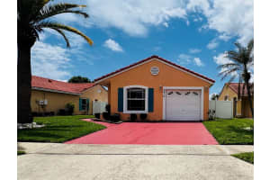2416 Condado Ct, KISSIMMEE