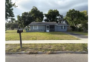 107 W Golf Links Ave, EUSTIS