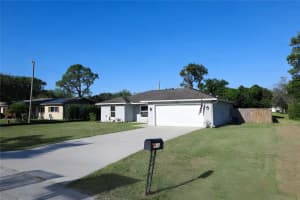 1068 Mayflower Ave, DELTONA
