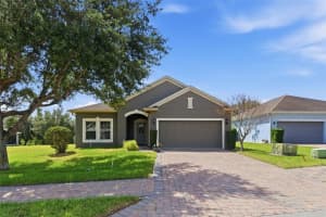 133 Lakeshore Dr, DAVENPORT