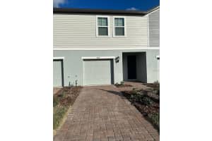 652 Legacy Loop, DAVENPORT