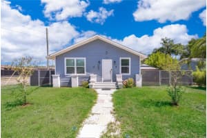 702 E Gilchrist St, PLANT CITY