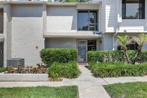 121 Crown Point Cir #121, LONGWOOD