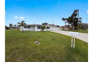 567 Baywood Dr N, DUNEDIN