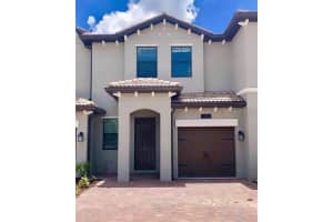 1294 Royal St George Blvd, DAVENPORT