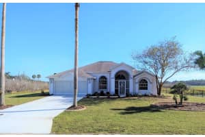 4624 E Connell Lake Dr, INVERNESS