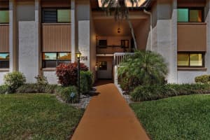 2756 Clubhouse Dr #101, SARASOTA