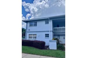 576 Fairways Ln #m203, OCALA