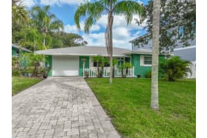 210 Lincoln Ave, NEW SMYRNA BEACH