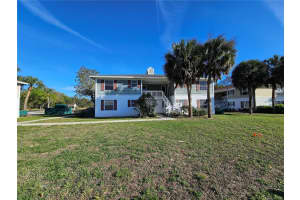 8142 Fairways Cir #s204, OCALA