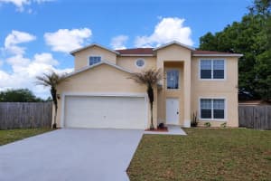 317 Azincourt Ln, KISSIMMEE