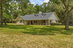 26 Count Fleet Dr, OCALA