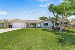 119 W Paradise Island Dr, HAINES CITY