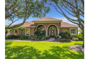652 Hart Lake Dr, WINTER HAVEN