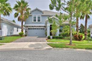 1433 Bunker Dr, DAVENPORT