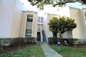 403 Laurel Cove Way #403, WINTER HAVEN