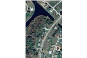 520 Foxhall Cir, SEBRING