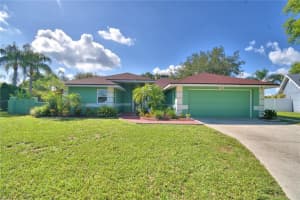834 Arietta Cir N, AUBURNDALE