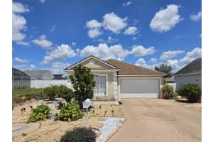212 Eckerd St, DAVENPORT
