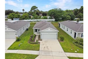 832 Blue Creek Dr, HAINES CITY