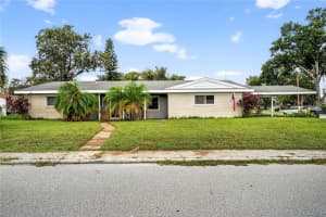 2023 Leisure Dr, WINTER HAVEN