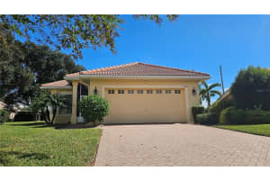 368 Niblick Cir, WINTER HAVEN