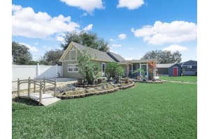 607 Acacia Walk, LAKE WALES