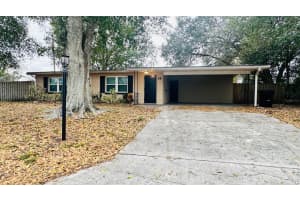 14 Lamplight Ln, WINTER HAVEN