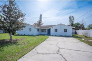 329 Okaloosa Dr, WINTER HAVEN