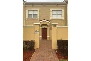 2398 Bella Vista Dr, DAVENPORT