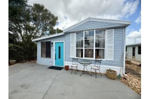 205 Pansy St, DAVENPORT