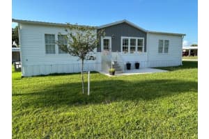 4 Pinecrest St, LAKE PLACID