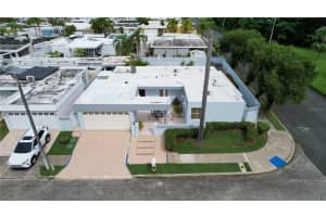 253 Calle Bauhinia, TOA ALTA