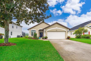 652 Pinewood Dr, DAVENPORT