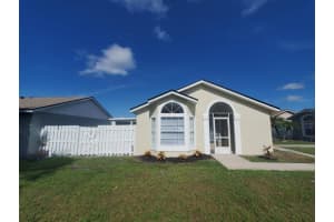 2388 Harbor Town Dr, KISSIMMEE