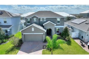 513 Sapphire Dr, DAVENPORT