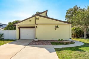 133 Woodside Dr, MELBOURNE