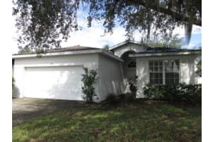 216 Balmoral Ct, DAVENPORT