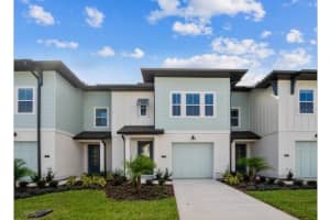 742 Longboat Dr, DAVENPORT