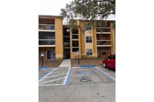 5267 Images Cir #303, KISSIMMEE