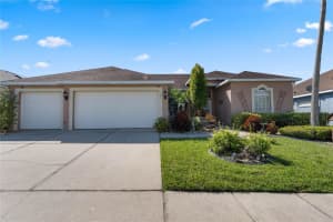 141 Prestwick Dr, DAVENPORT