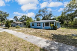 1724 Harbor Dr, CLEARWATER