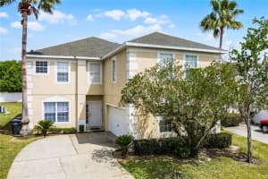 814 Bloomingdale Dr, DAVENPORT