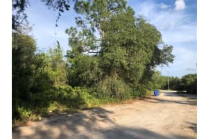 2610 N Rehrer Rd, AVON PARK