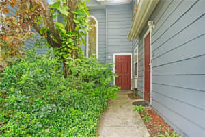 215 Mango Dr, DAVENPORT